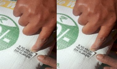 ନୂଆଗାଁ ରେ ଏକ୍ସପାରୀ ତାରିଖ ନଥିବା ଅଟା ବିକ୍ରି କରି ଚାଲିଗଲେ ବେପାରୀ; ନଷ୍ଟ ଅଟା ଖାଇ ରୋଗ ହେଲେ ଦାୟୀ ରହିବେ କିଏ ?