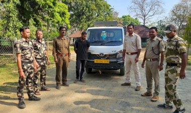 କାଠ ବୋଝୋଇ ଗାଡି ଜବତ ଜଣେ ଗିରଫ